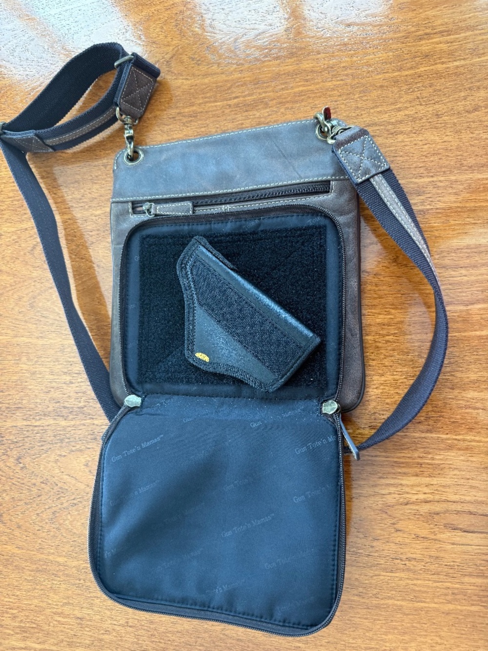 Gun Tote'N Mamas Crossbody Flat Sac Concealed Carry Purse Gray Leather
